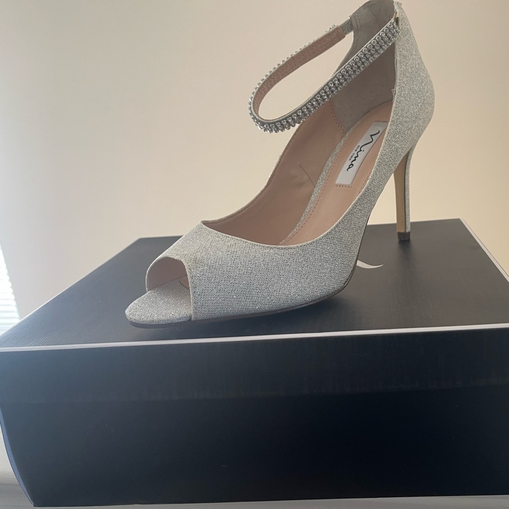 Nina Womens Remini-GM Pointed Toe Ankle Wrap Classic Pumps-SilverBliss